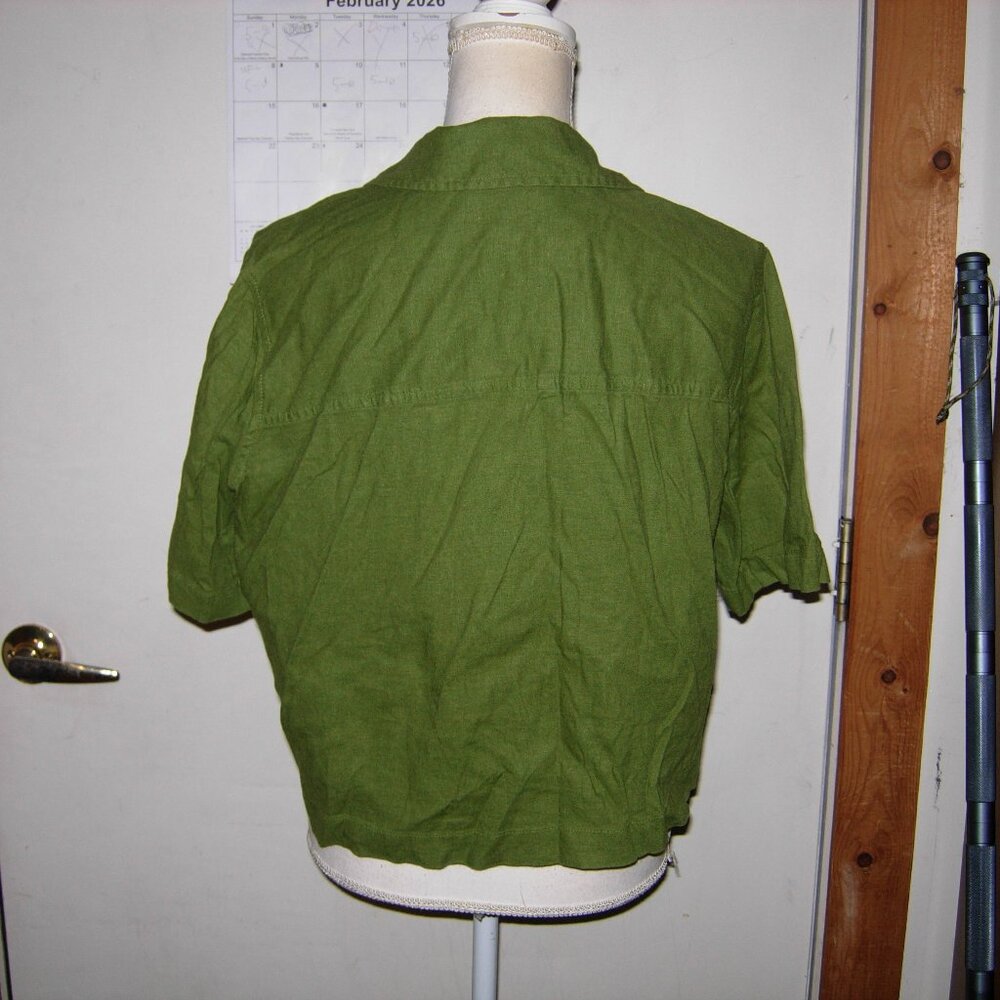 Universal Thread Olive Green Cropped Button Up Li… - image 3
